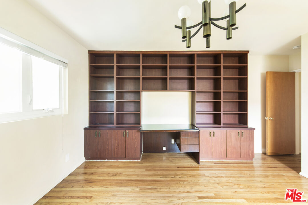 2338 NELLA VISTA AVE