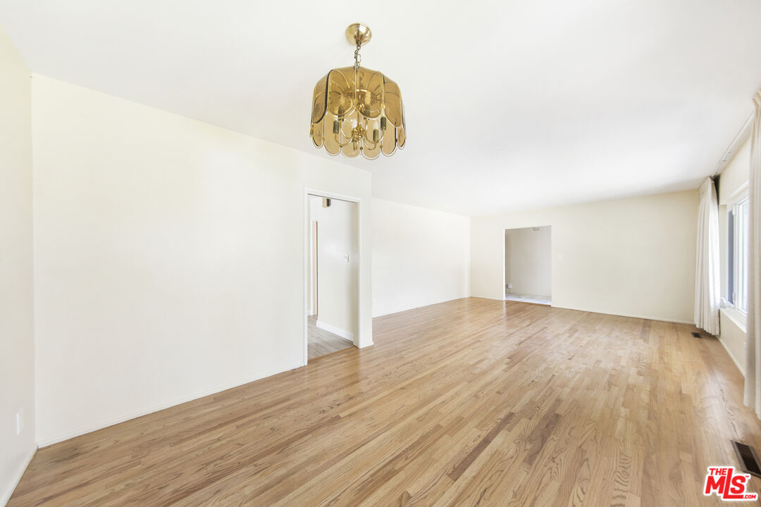 2338 NELLA VISTA AVE