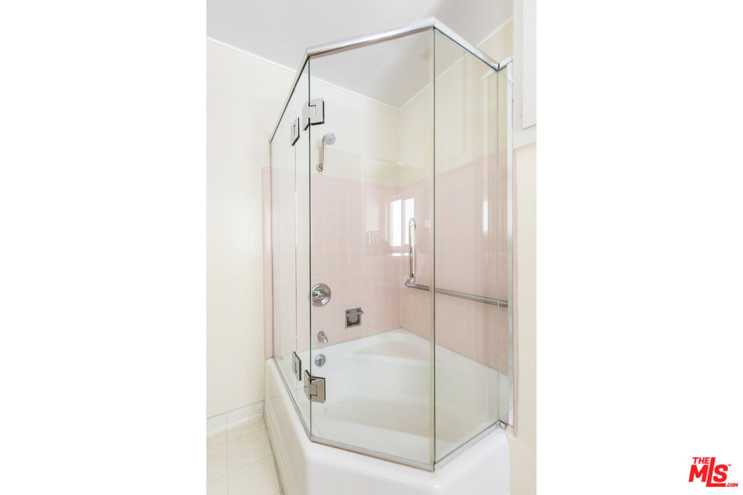 2338 NELLA VISTA AVE