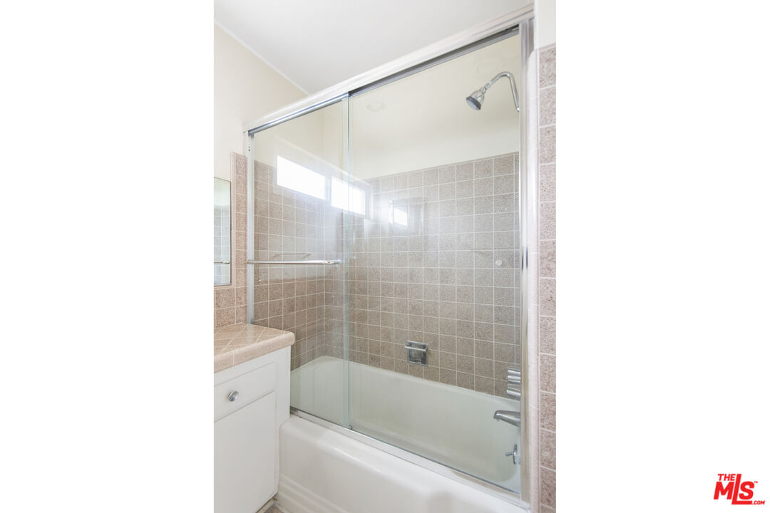 2338 NELLA VISTA AVE