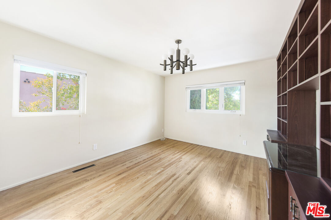 2338 NELLA VISTA AVE