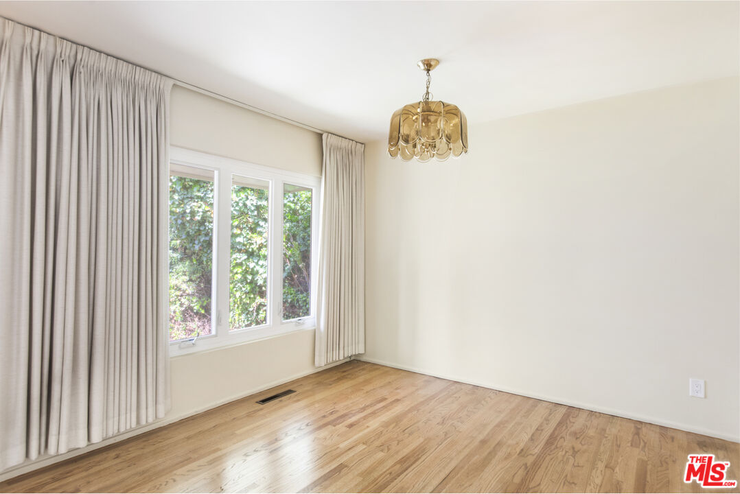 2338 NELLA VISTA AVE