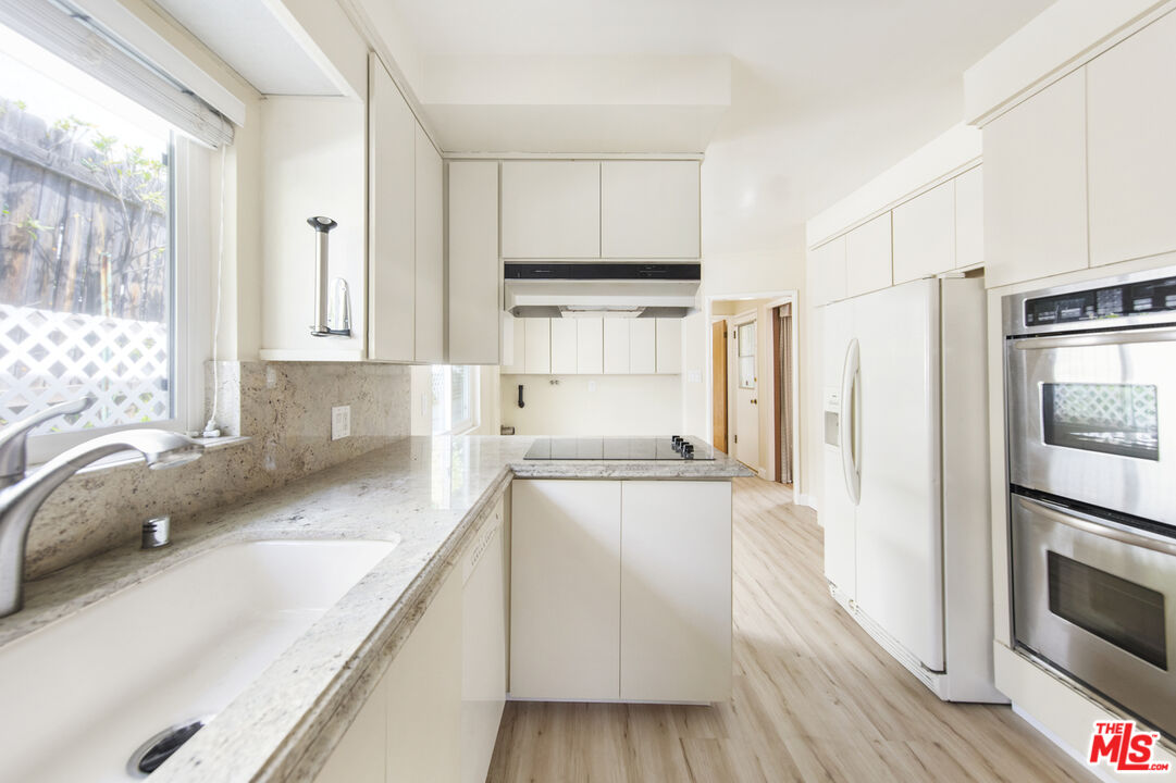 2338 NELLA VISTA AVE