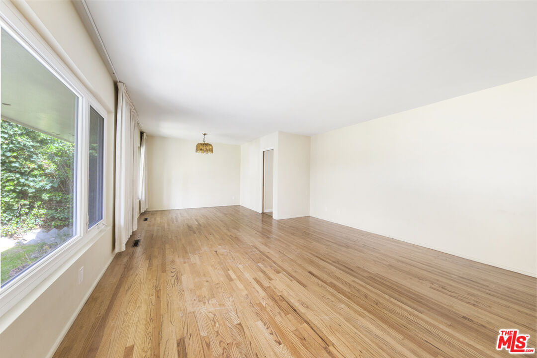 2338 NELLA VISTA AVE