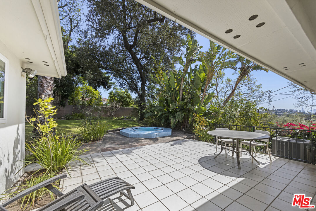 2338 NELLA VISTA AVE