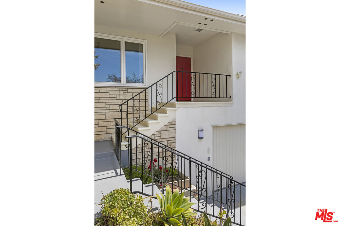 2338 NELLA VISTA AVE