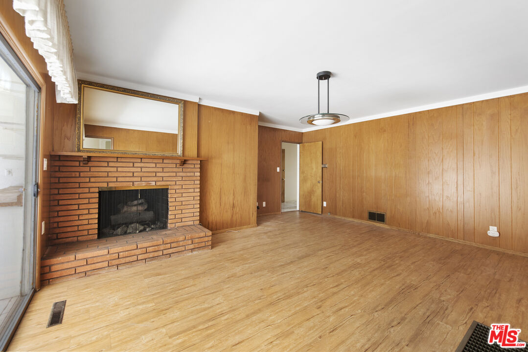 2338 NELLA VISTA AVE