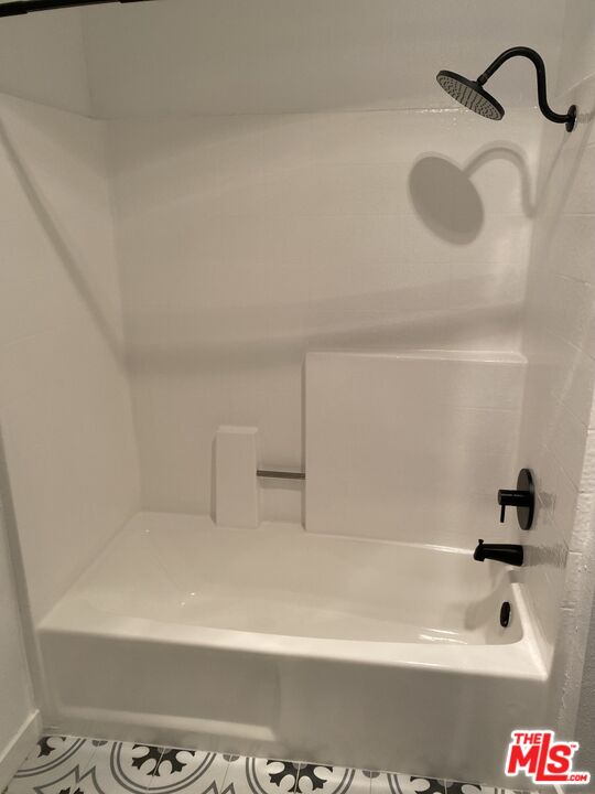 13925 Sherman Way Unit: 11