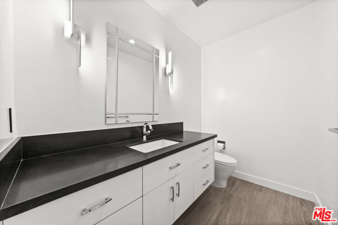 11700 Iowa Ave Unit: 103