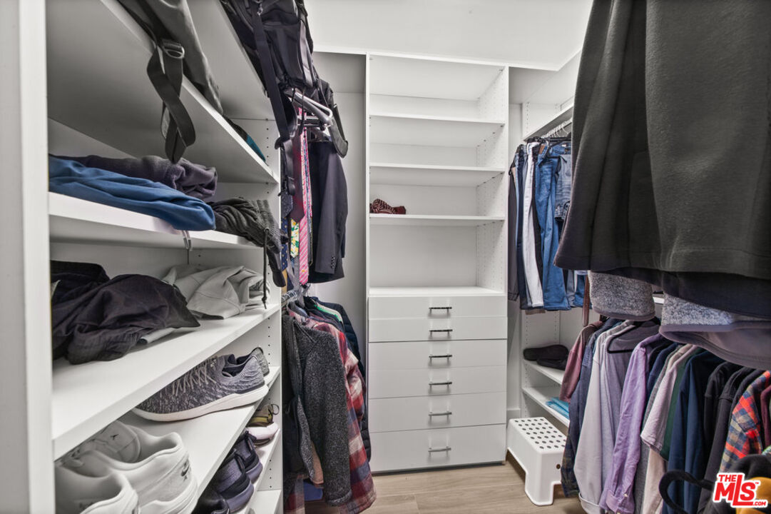 11700 Iowa Ave Unit: 103