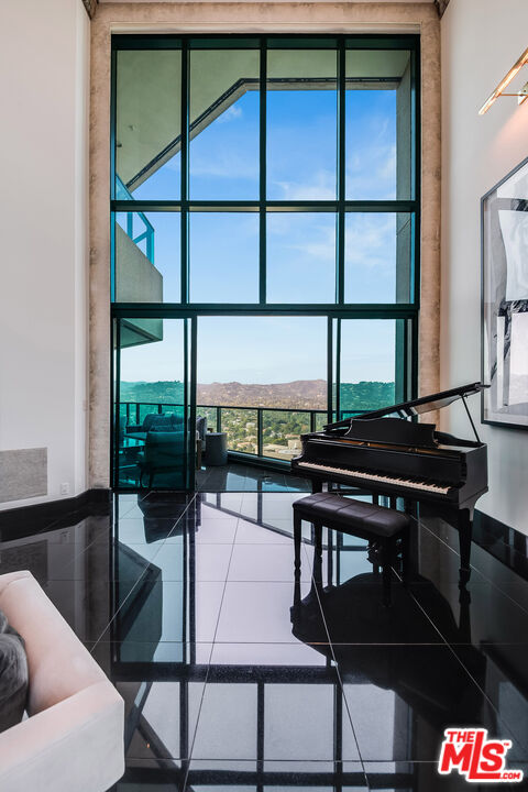 10490 Wilshire Blvd Unit: PH 3