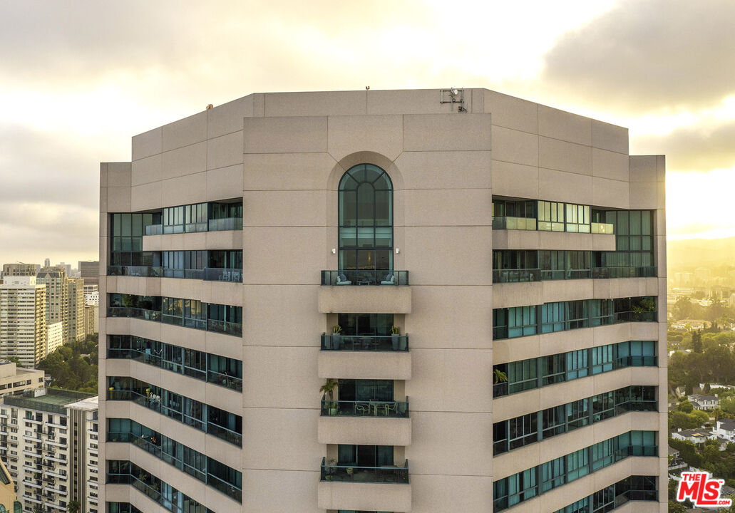 10490 Wilshire Blvd Unit: PH 3