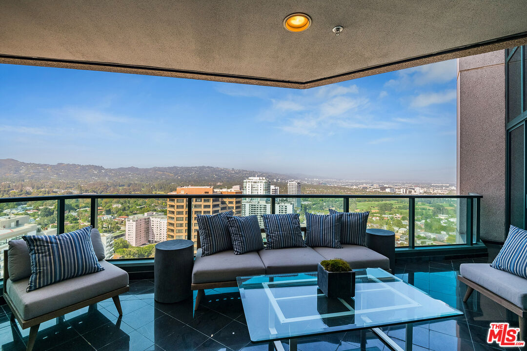 10490 Wilshire Blvd Unit: PH 3