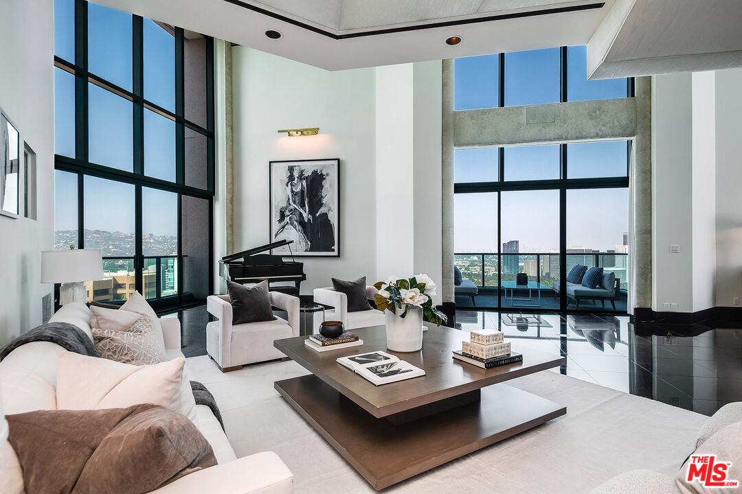 10490 Wilshire Blvd Unit: PH 3