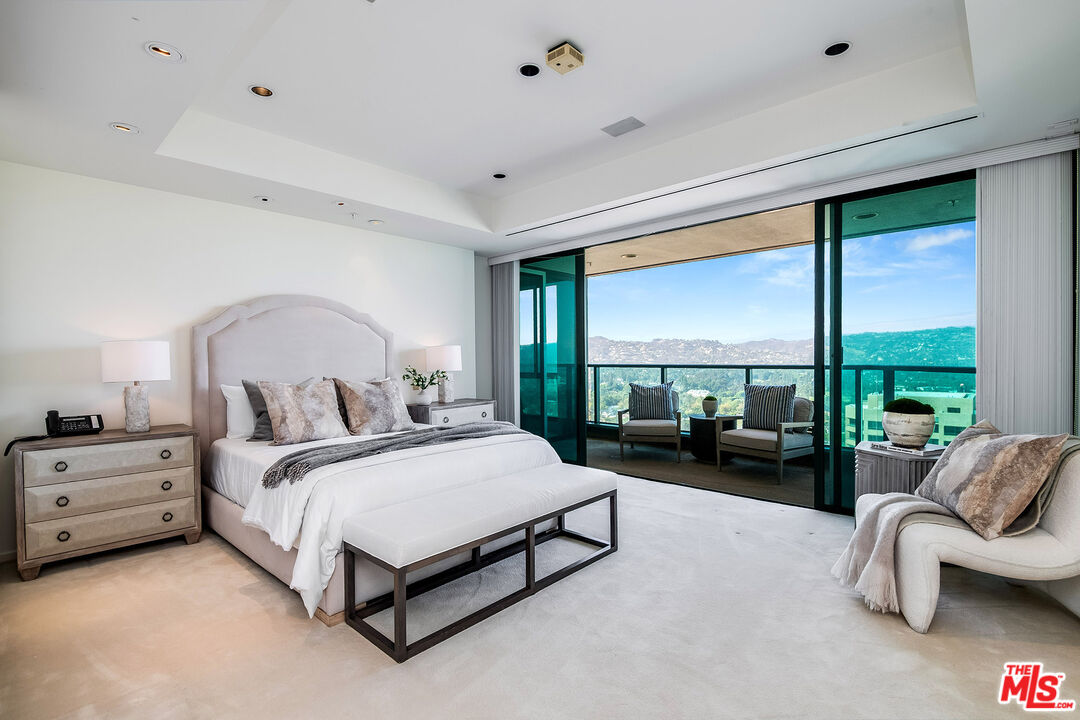 10490 Wilshire Blvd Unit: PH 3