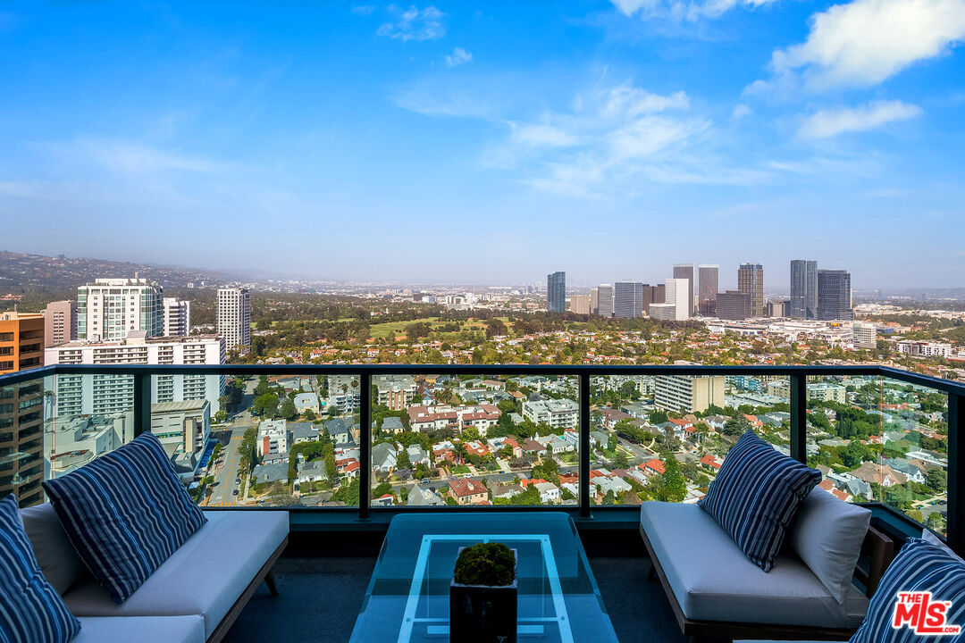 10490 Wilshire Blvd Unit: PH 3