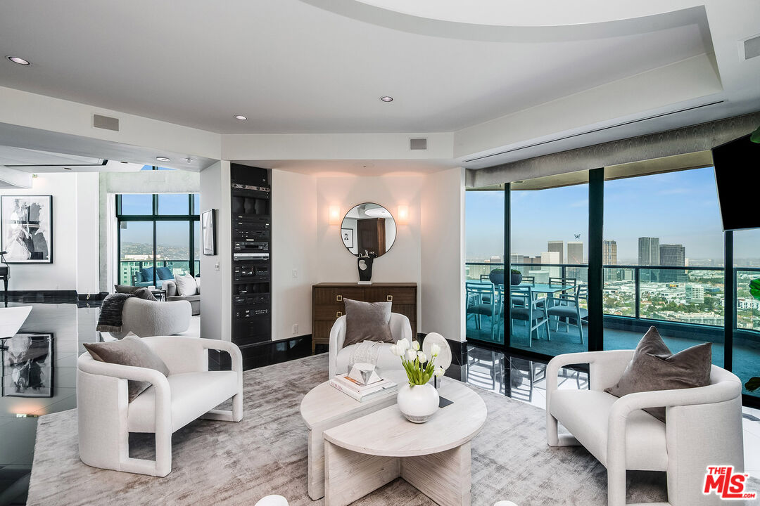 10490 Wilshire Blvd Unit: PH 3