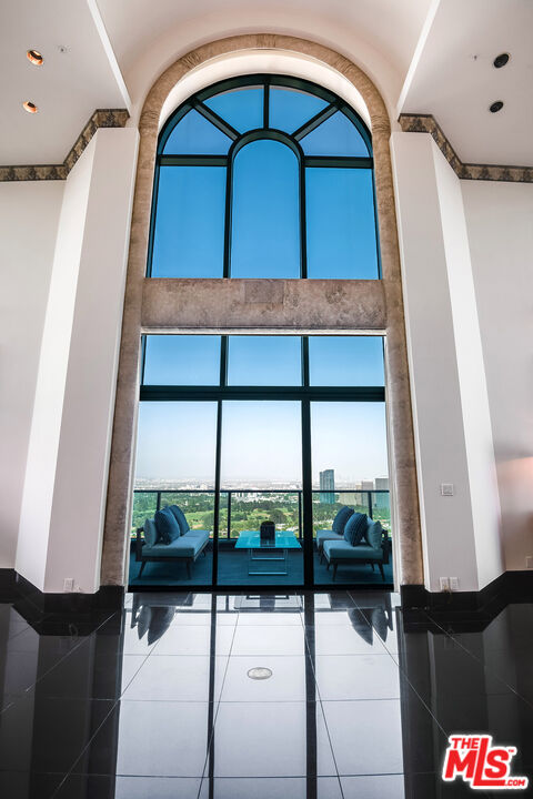 10490 Wilshire Blvd Unit: PH 3