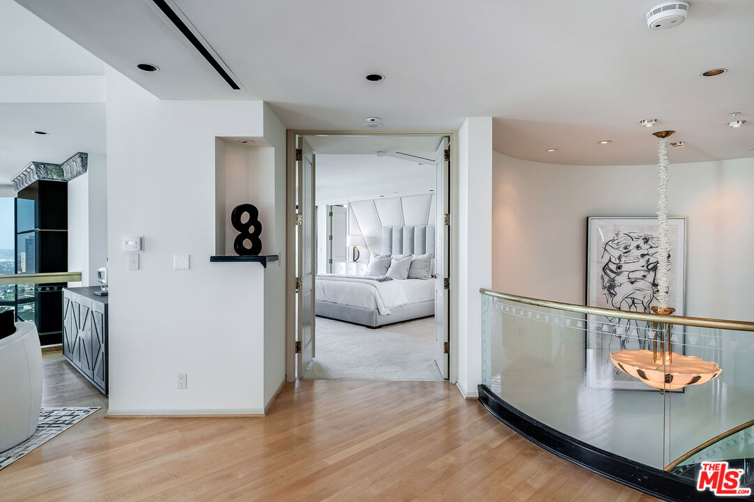 10490 Wilshire Blvd Unit: PH 3