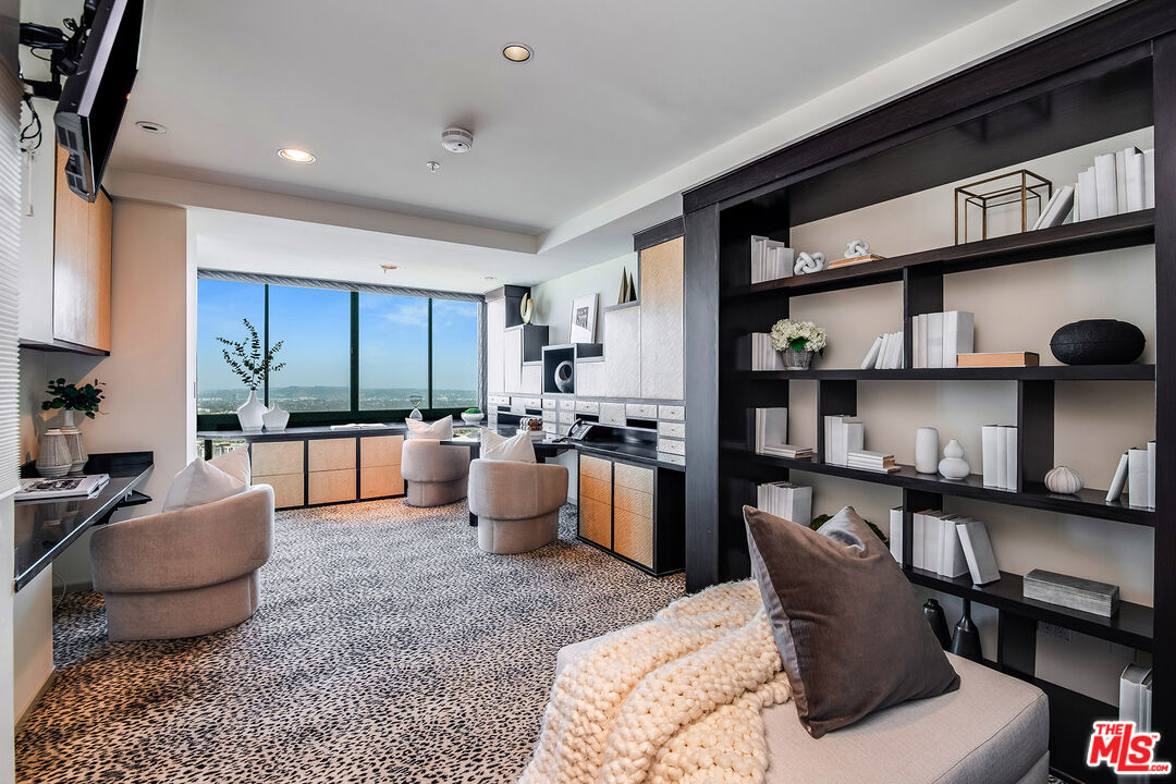 10490 Wilshire Blvd Unit: PH 3