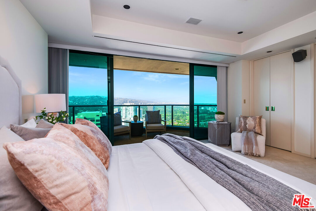 10490 Wilshire Blvd Unit: PH 3