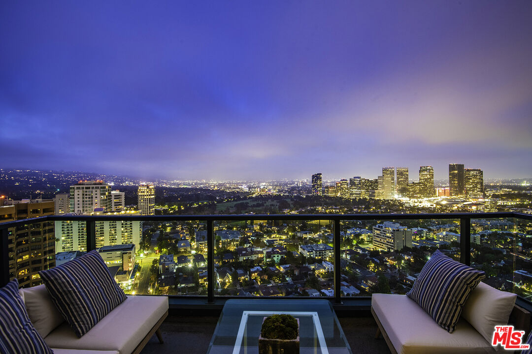 10490 Wilshire Blvd Unit: PH 3