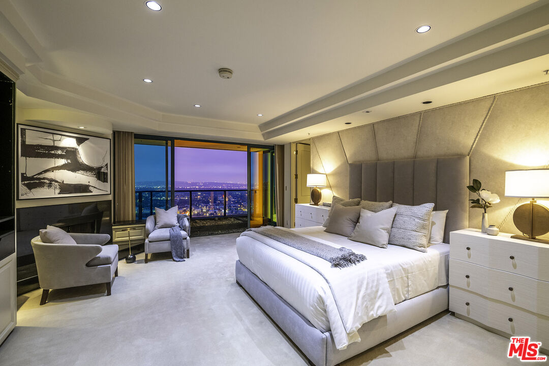 10490 Wilshire Blvd Unit: PH 3