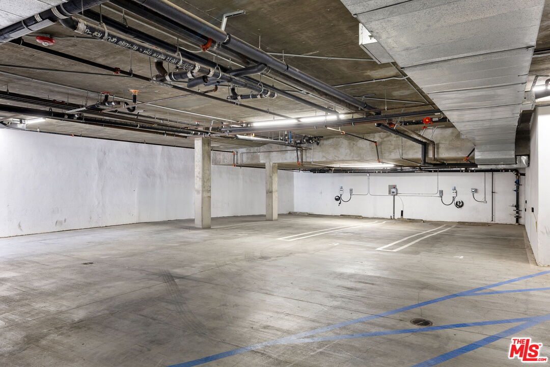 8833 Cynthia St Unit: 201