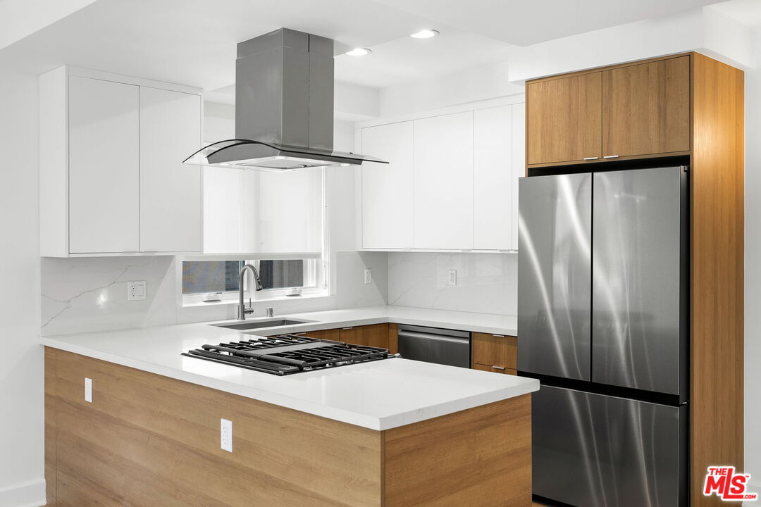 8833 Cynthia St Unit: 201