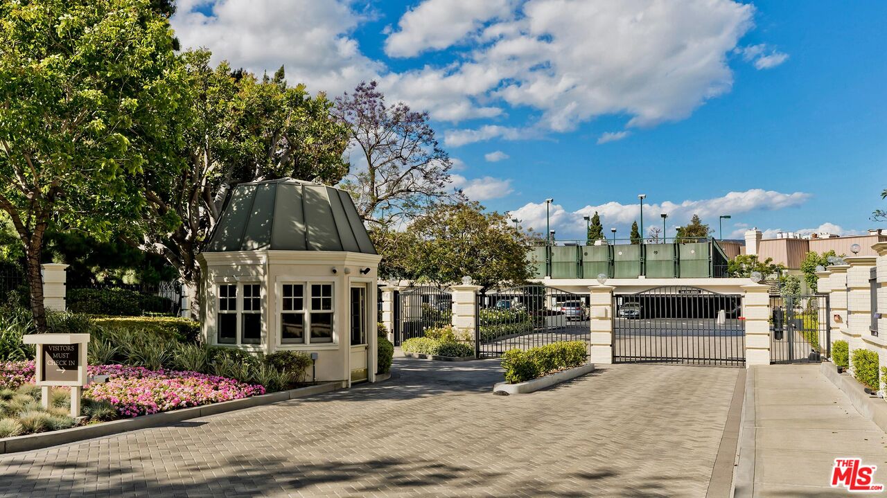 2222 Avenue Of The Stars Unit: 1102