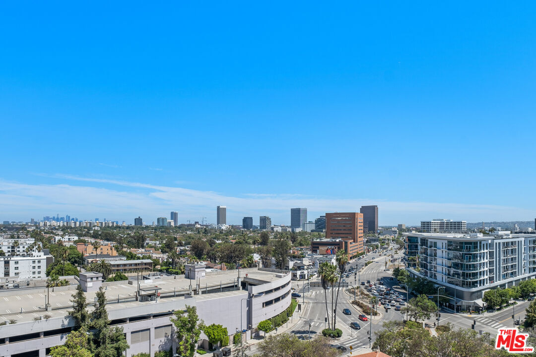 321 S San Vicente Blvd Unit: 1002