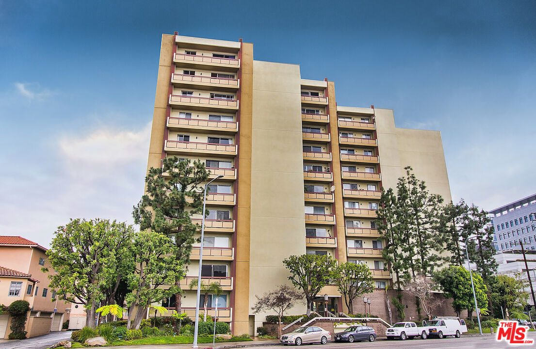 321 S San Vicente Blvd Unit: 1002