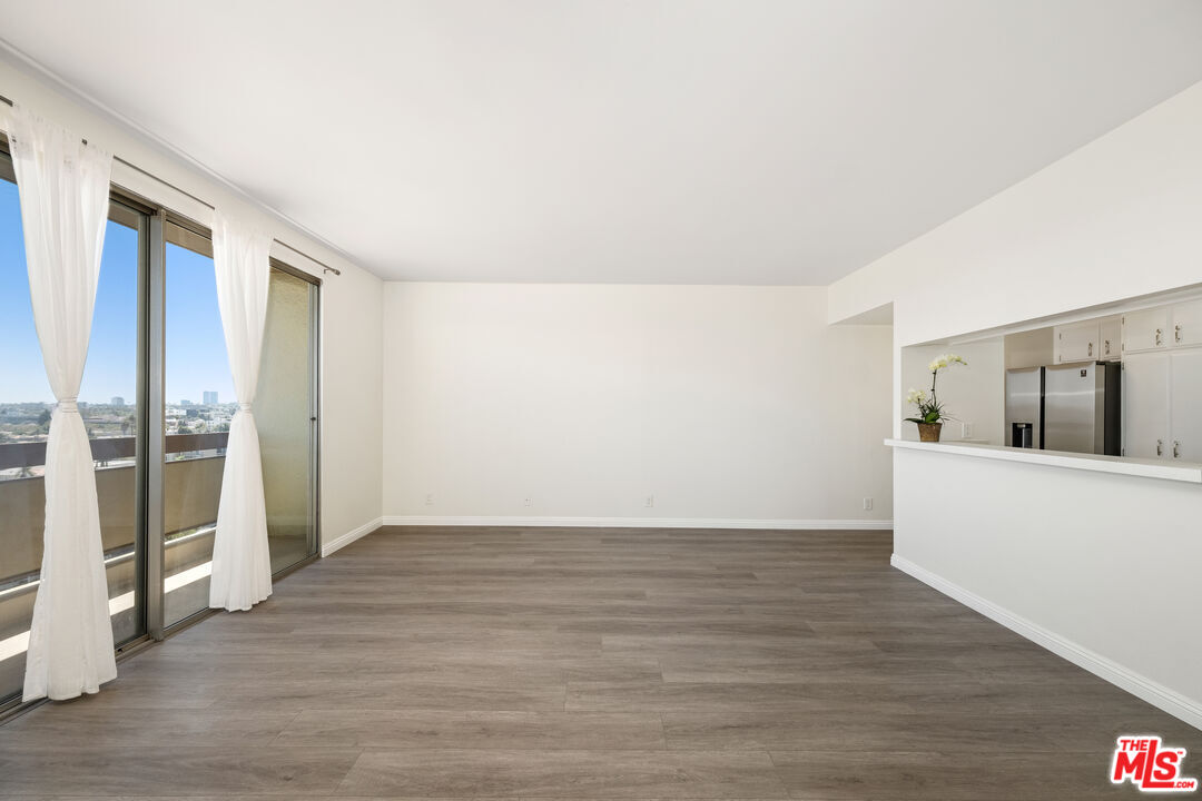 321 S San Vicente Blvd Unit: 1002