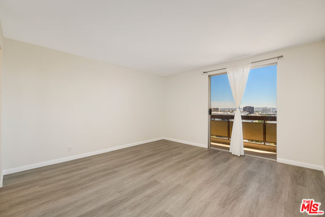 321 S San Vicente Blvd Unit: 1002