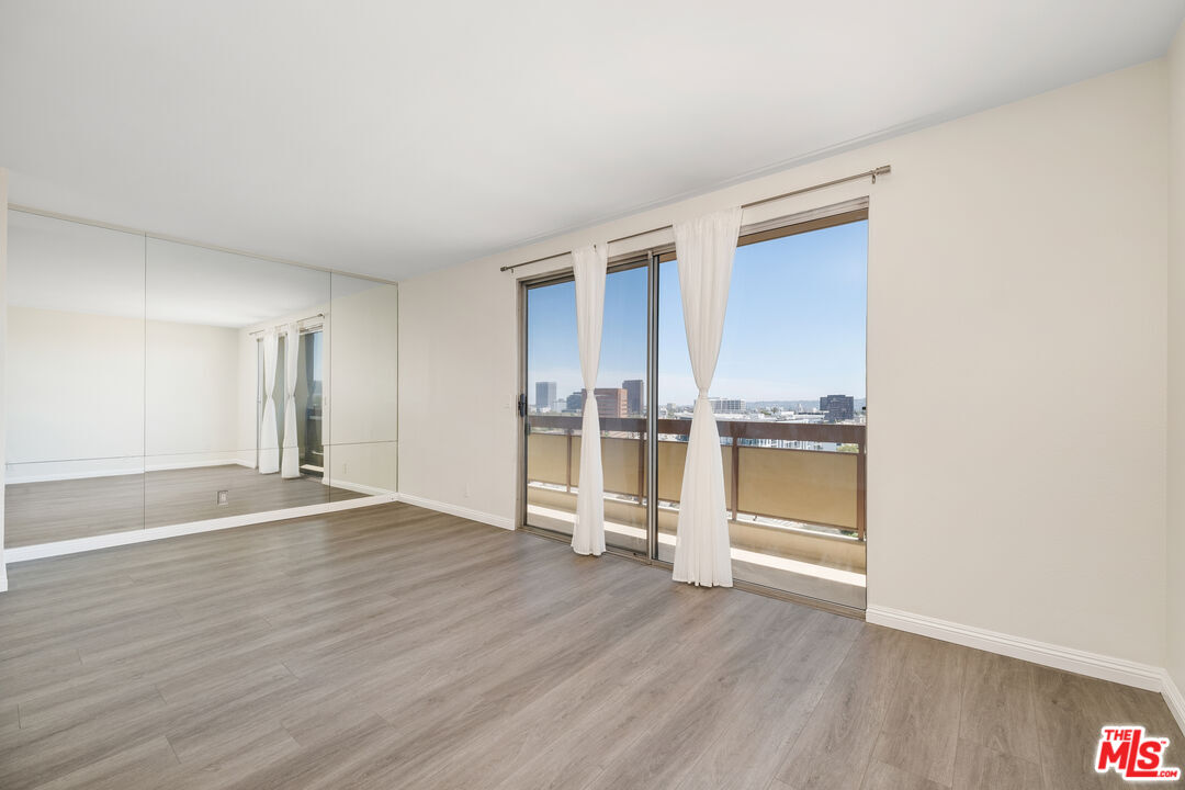 321 S San Vicente Blvd Unit: 1002