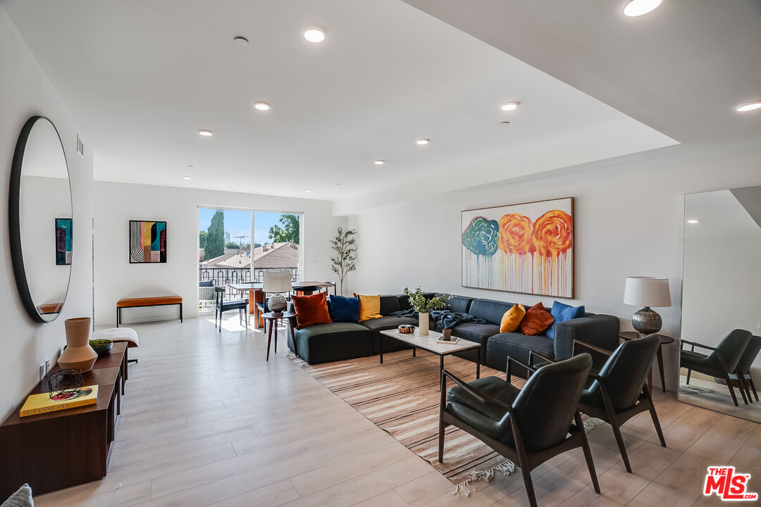 1021 S Shenandoah St Unit: 303