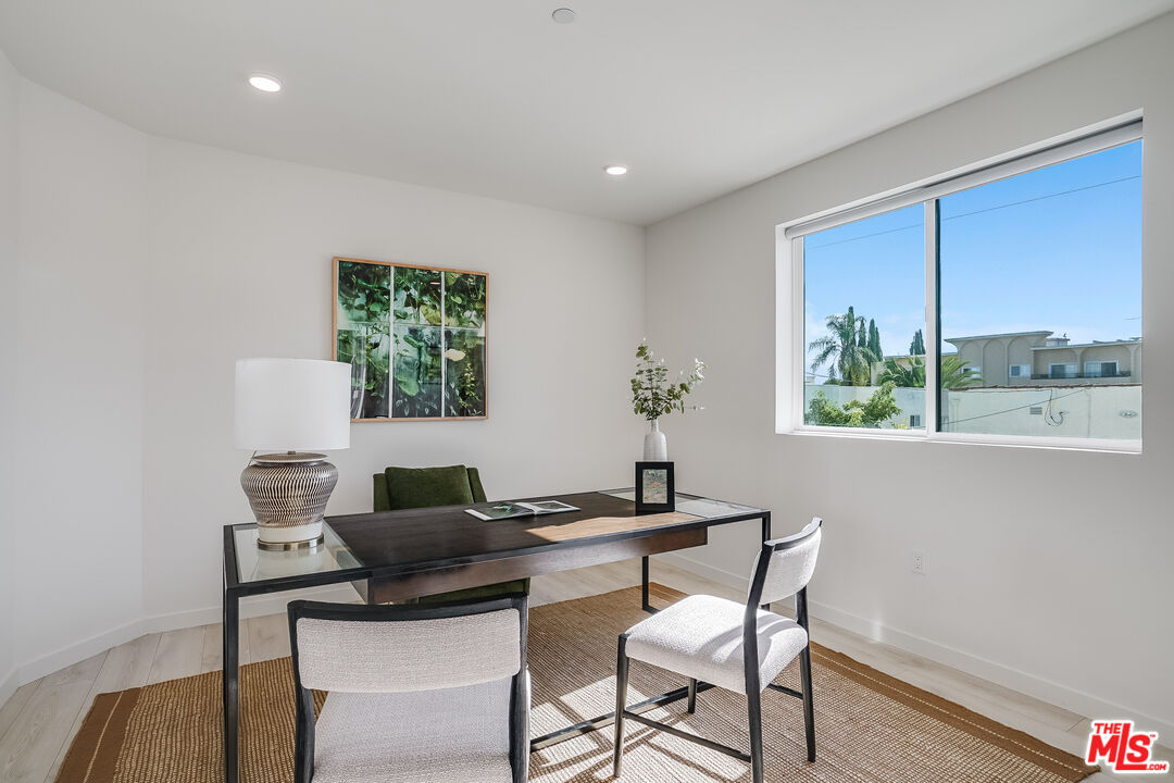 1021 S Shenandoah St Unit: 303