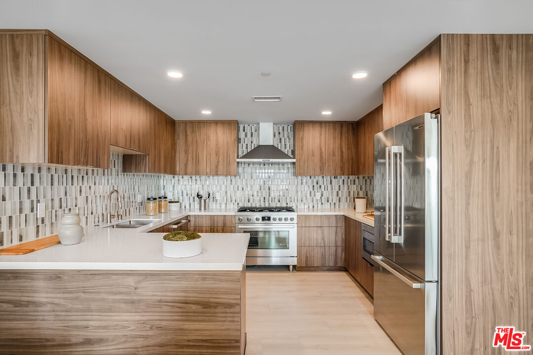 1021 S Shenandoah St Unit: 303