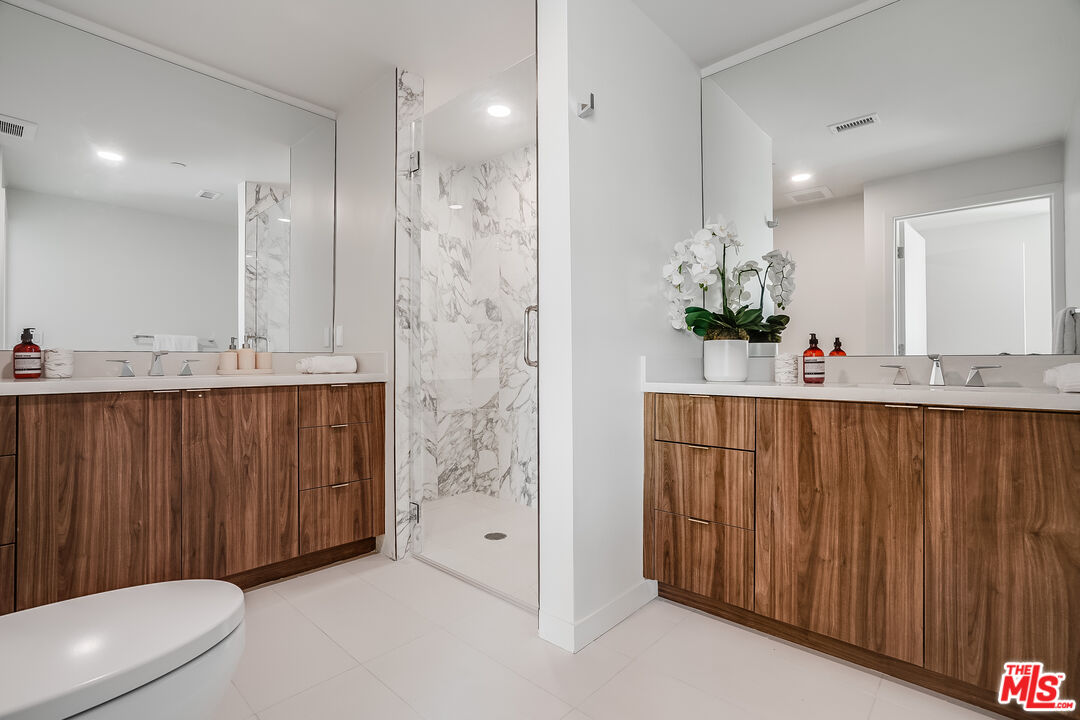 1021 S Shenandoah St Unit: 303