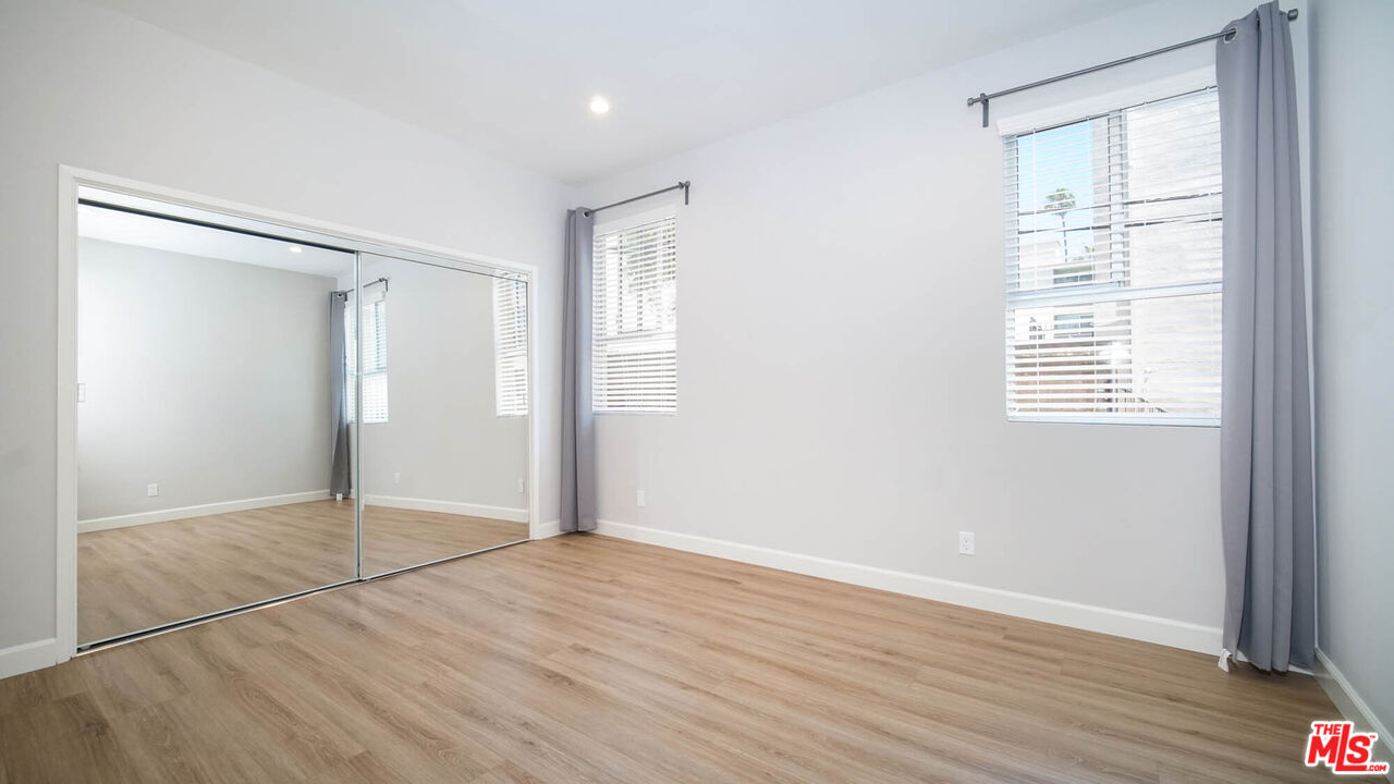 818 S GRETNA GREEN WAY Unit: 105