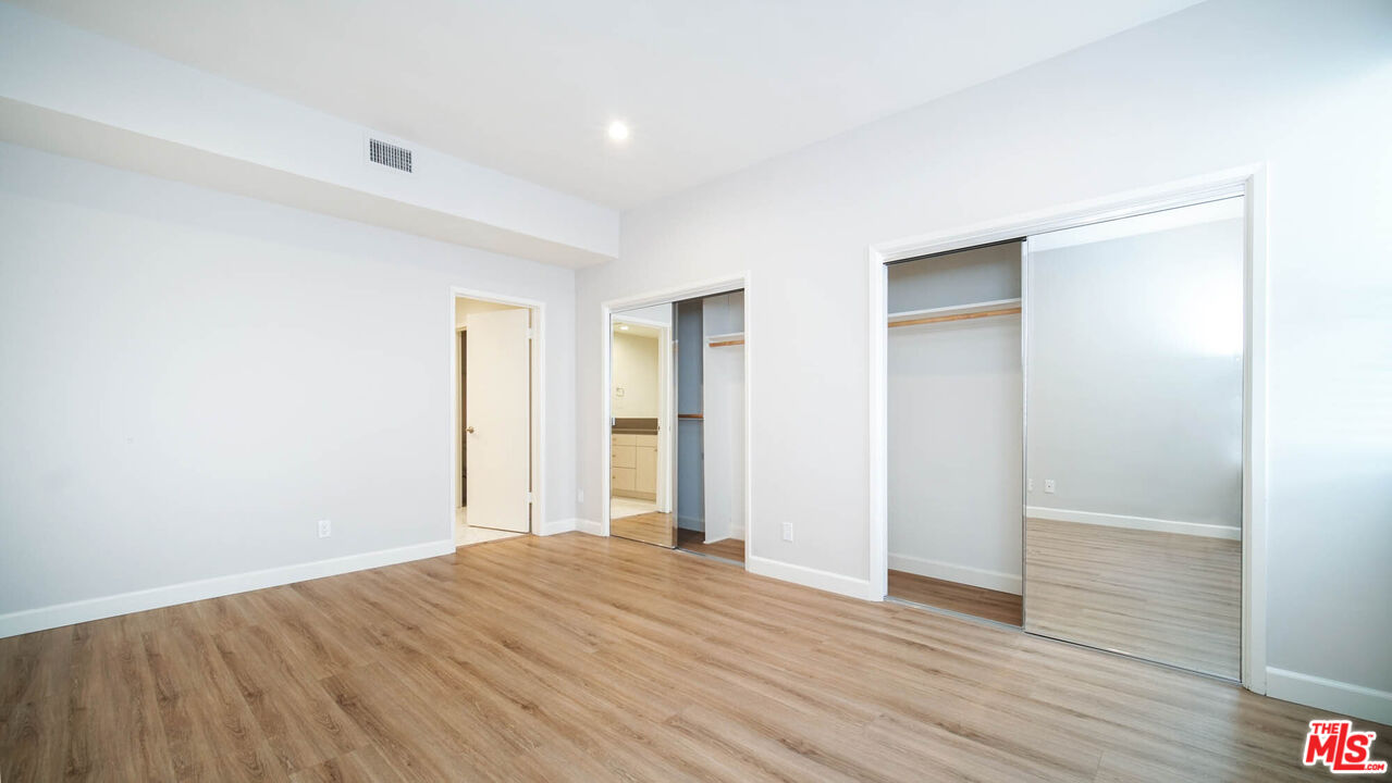 818 S GRETNA GREEN WAY Unit: 105