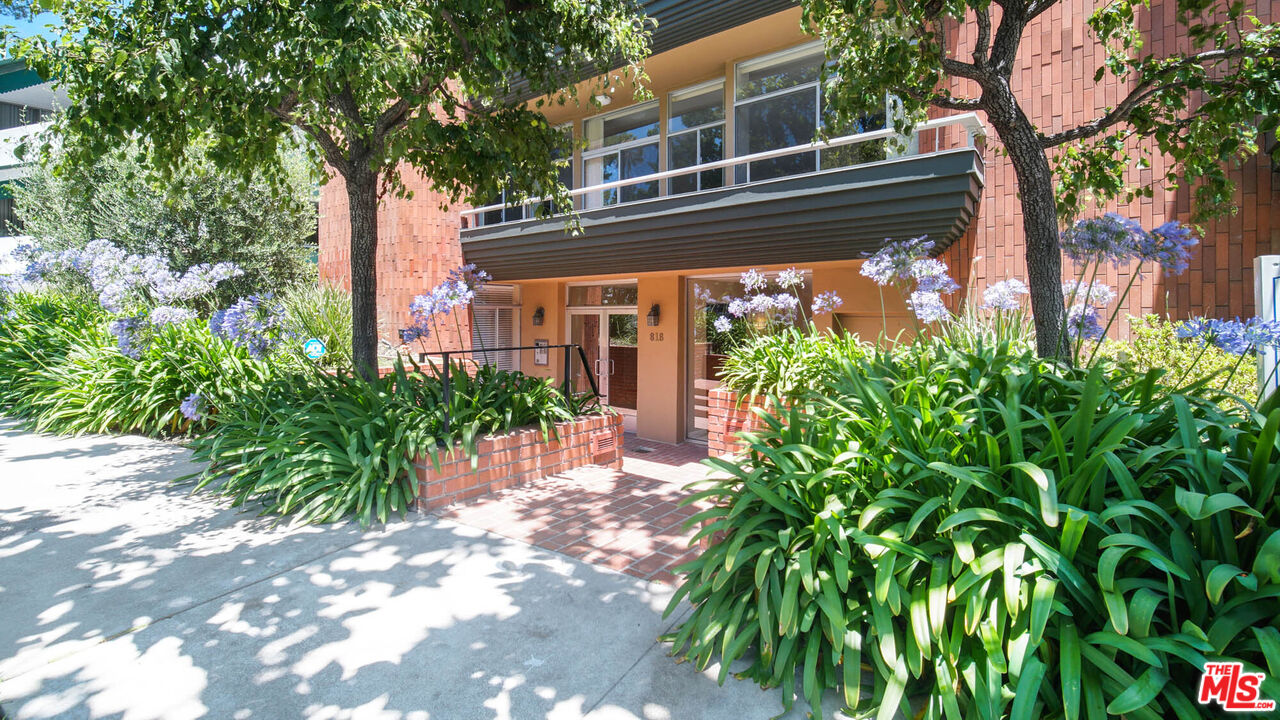 818 S GRETNA GREEN WAY Unit: 105