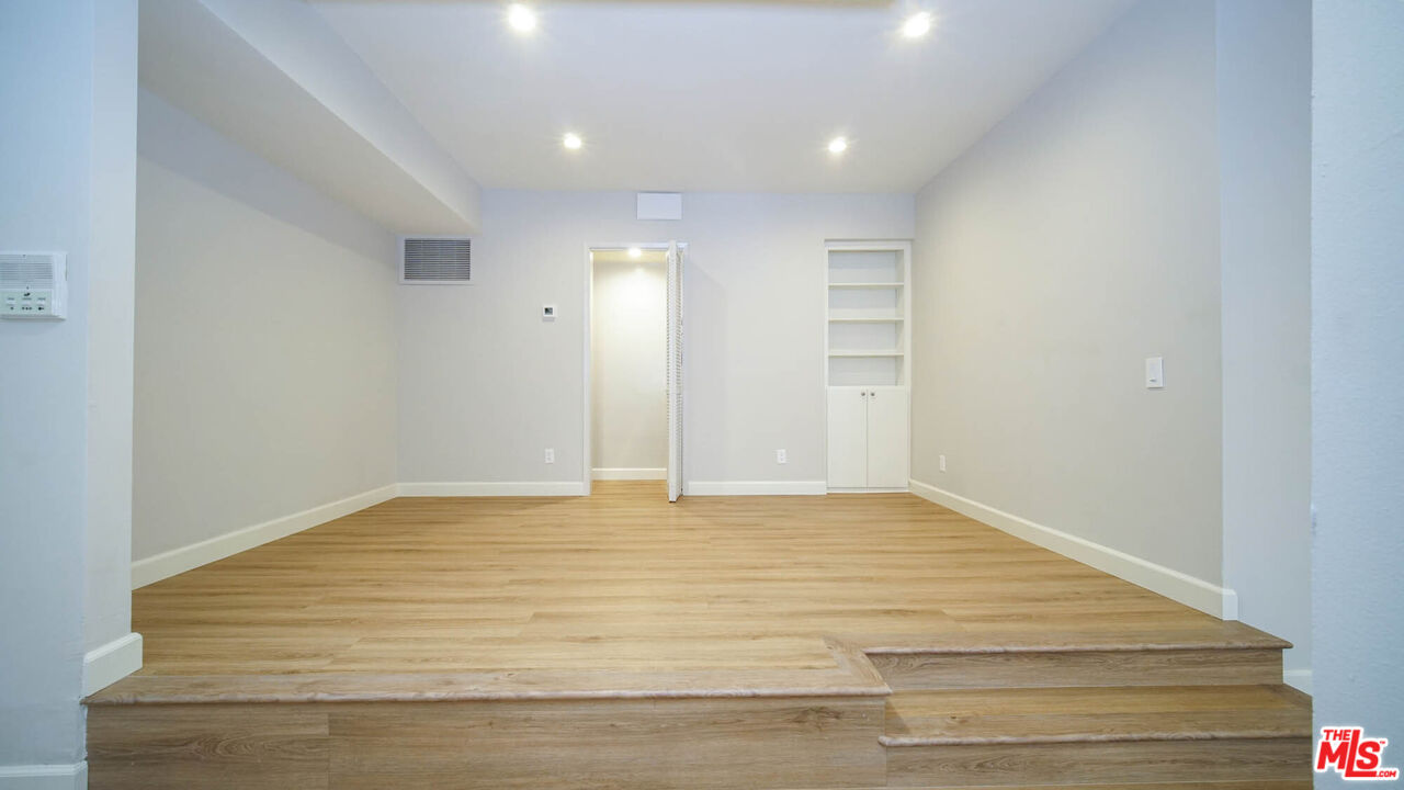 818 S GRETNA GREEN WAY Unit: 105