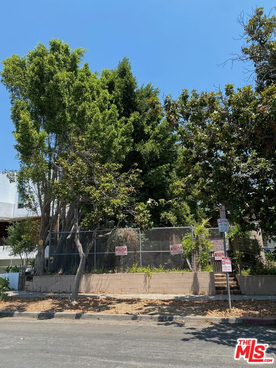 800 N La Jolla Ave