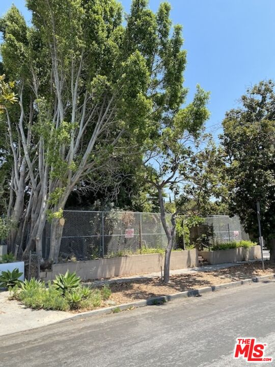 800 N La Jolla Ave