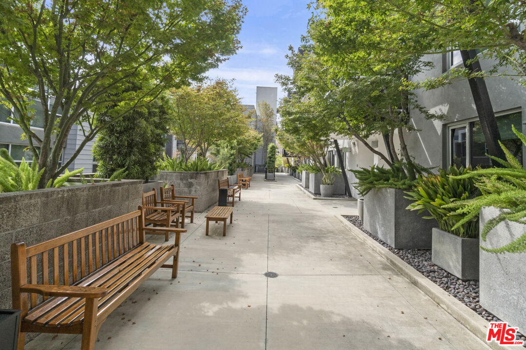 4111 W Sunset Blvd Unit: 230