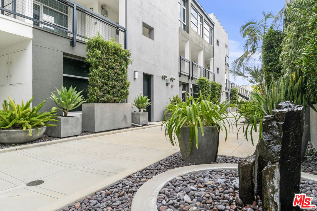 4111 W Sunset Blvd Unit: 230