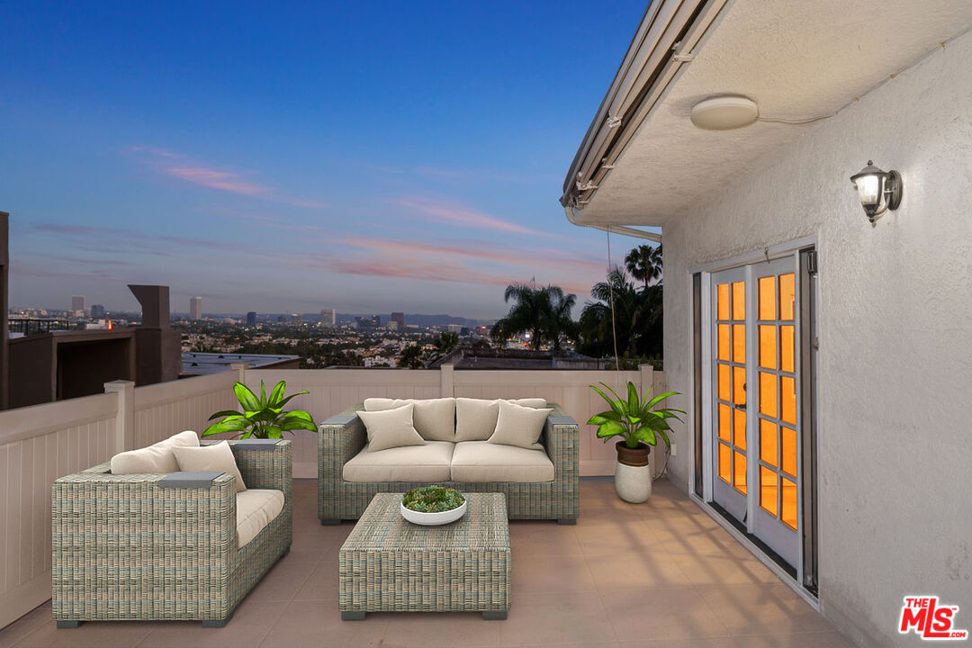 1228 N La Cienega Blvd Unit: 304