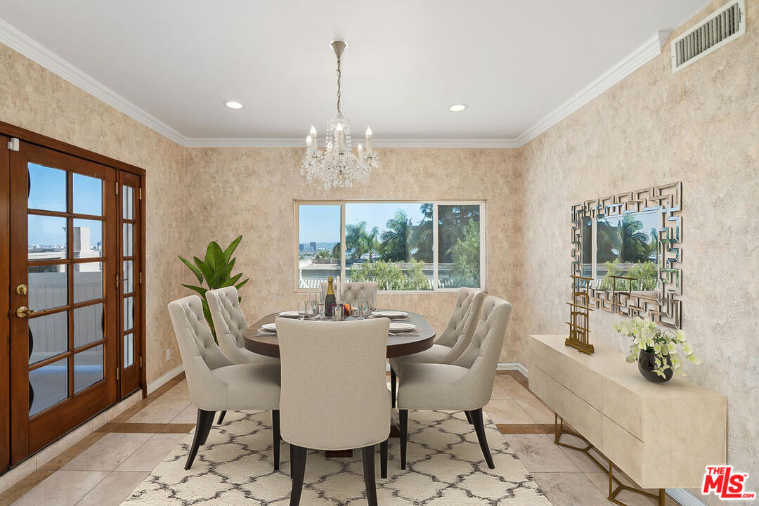 1228 N La Cienega Blvd Unit: 304