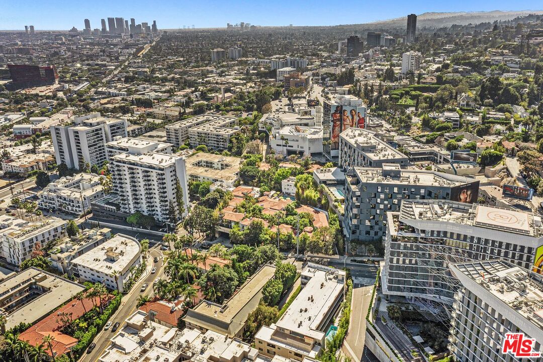 1228 N La Cienega Blvd Unit: 304